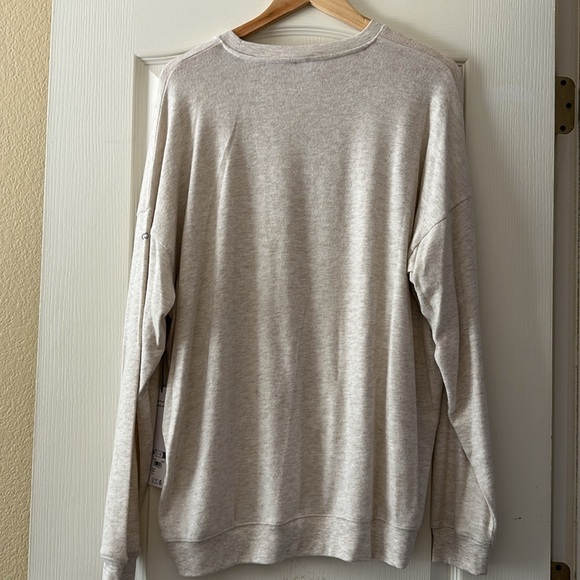 SUPER RARE! 🦄 NWT ALO Yoga Soho Pullover L Oatmeal Heather - Picture 5 of 10